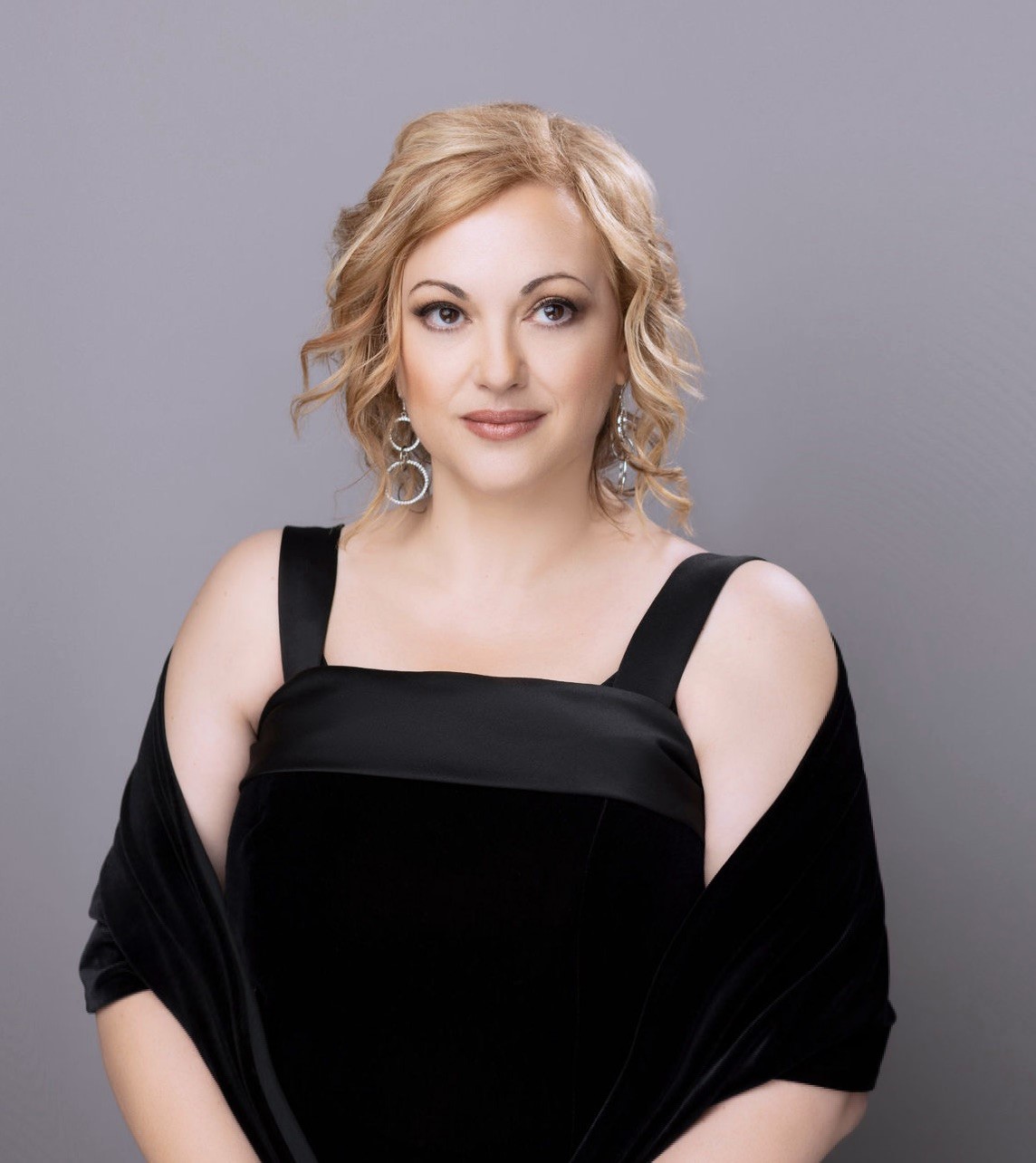 Nika Leoni, Soprano